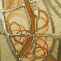Pauline Le Goïc, Ôsage (détail), おさげ, portes shoji avec verre bombé incrusté de dentelle de cheveux, et papier washi incrusté de graines, cendres et cheveux