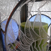 Pauline Le Goïc, Armorique Vitrail, Lanterne Nautilus en vitrail (verres colorés et gravés) et papier washi